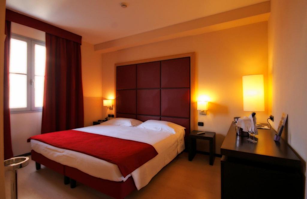 Hotel Metropolis Реджонель-Эмилия Экстерьер фото